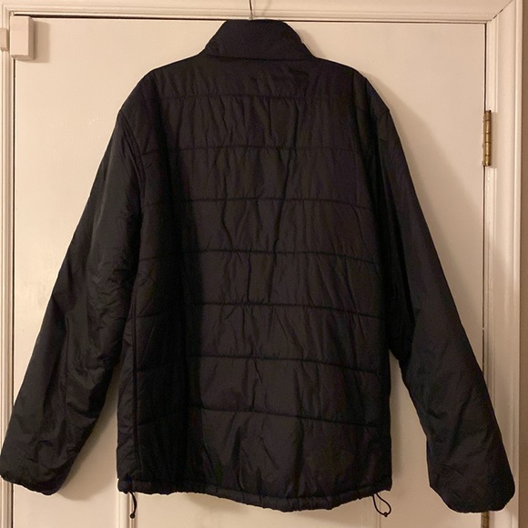 Black puffer jacket, zip front, multi pockets, 2XL. Super warm and lightweight. - Picture 3 of 7